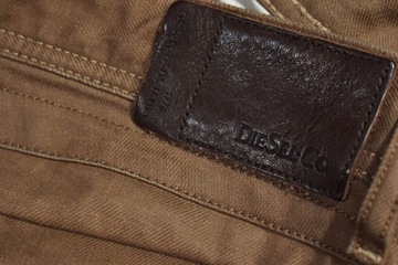 Diesel Regular Slim Tapered Belther / 31