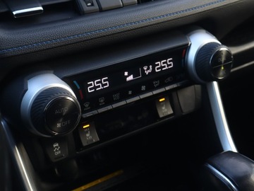 Toyota RAV4 IV MPV Facelifting 2.5 Hybrid 197KM 2018 Toyota RAV 4 2.5 Hybrid, Salon Polska, Serwis ASO, zdjęcie 15