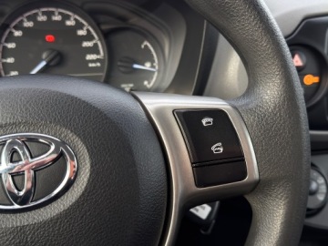 Toyota Yaris III Hatchback 5d Facelifting 2017 1.0 VVT-i 72KM 2020 TOYOTA YARIS 1.0 Life KRAJOWA BEZWYPADKOWA I WŁAŚCICIEL, zdjęcie 32