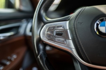 BMW Seria 7 G11-G12 Sedan 750i 450KM 2016 BMW G12 750Li xDrive Individual, zdjęcie 10