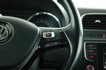 Volkswagen Polo V Hatchback 3d Facelifting 1.2 TSI BlueMotion Technology 90KM 2017 VW Polo 1.2 TSI, Salon Polska, Klima, Tempomat, zdjęcie 14