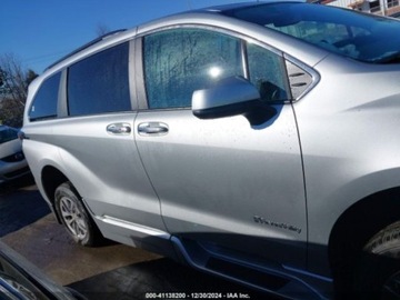 Toyota Sienna III 2023 Toyota Sienna 2023r., 2.5L 2.5 Benzyna 189KM, zdjęcie 4