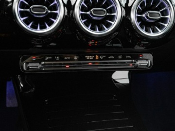 Mercedes Klasa A W177/V177 Sedan Facelifting 2.0 200d 150KM 2023 Mercedes A 200 GD8K604#200 d Progressive 8G-DCT, zdjęcie 17