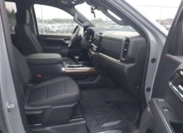 Chevrolet Silverado II 2024 Chevrolet Silverado 2024, 5.3L, 4x4, 1500 RST, od ubezpieczalni 5.3 Benzyna, zdjęcie 9