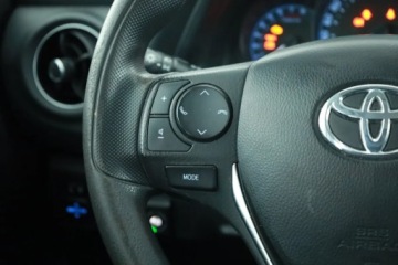 Toyota Auris II Hatchback 5d Facelifting 1.33 Dual VVT-i 99KM 2017 Toyota Auris 1.3 Dual VVT-i, Salon Polska, zdjęcie 11