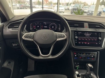 Volkswagen Tiguan Allspace SUV Facelifting 2.0 TDI SCR 150KM 2022 Volkswagen Tiguan Allspace Allspace Elegance 4Motion Hak Kamera cofania, zdjęcie 14