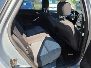 Ford Mondeo IV Kombi 2.0 Duratorq TDCi DPF 140KM 2007 Ford Mondeo Ford Mondeo Kombi 2,0 d 140 KM Zamiana 2.0 Diesel 140KM, zdjęcie 14