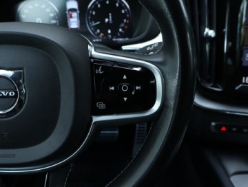 Volvo XC60 II Crossover T5 250KM 2019 Volvo XC60 B5 AWD, Salon Polska, Serwis ASO, 4X4, zdjęcie 19