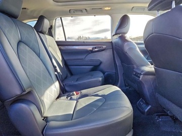 Toyota Highlander III 2022 Toyota Highlander Platinum 2022 3.5 Benzyna 295KM, zdjęcie 11