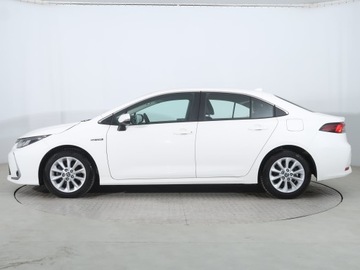 Toyota Corolla XII Sedan 1.8 Hybrid 122KM 2021 Toyota Corolla 1.8 Hybrid, Salon Polska, zdjęcie 2