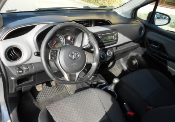 Toyota Yaris III Hatchback 5d Facelifting 1.0 VVT-i 69KM 2014 Toyota Yaris Toyota Yaris III BenzynaLPG 70KM, zdjęcie 10