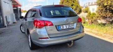 Opel Astra J Sports Tourer Facelifting 1.4 Turbo ECOTEC 140KM 2013 Opel Astra 1,4 TURBO 140KM Led Super Stan Oplaty 1.4 Benzyna 140KM, zdjęcie 7