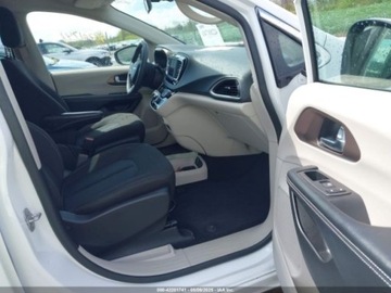 Chrysler Voyager V 2022 Chrysler Voyager 2022 Chrysler Voyager LX FWD 3.6 Benzyna 287KM, zdjęcie 10