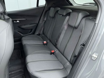 Peugeot 2008 II SUV Facelifting 1.2 Hybrid 145 145KM 2025 GT 1.2 mHEV 145KM / Pakiet Vision &amp; Drive Assist+ &amp; Navigation, zdjęcie 7