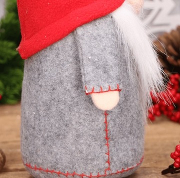 Szara makoszka czerwona czapka 40 cm