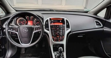 Opel Astra J Sports Tourer Facelifting 1.4 Turbo ECOTEC 120KM 2014 Opel Astra Opel Astra 1.4 T Cosmo 1.4 Benzyna 120KM, zdjęcie 10