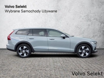 Volvo V60 II  Cross Country Facelifting 2.0 B4 197KM 2023 Volvo V60 Cross Country FV23 Plus Bright B4 197KM, zdjęcie 8