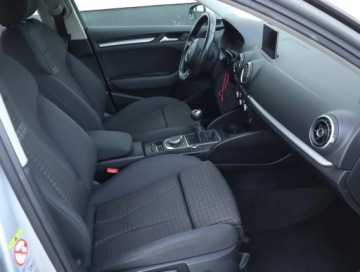Audi A3 8V Hatchback 3d 2.0 TDI 150KM 2013 Audi A3 2.0 TDI, Klima, Klimatronic, Tempomat, zdjęcie 8