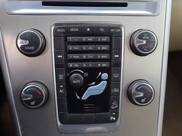 Volvo XC60 I SUV 2.4 D5 215KM 2011 Volvo XC60 D5, Salon Polska, 211 KM, 4X4, zdjęcie 12