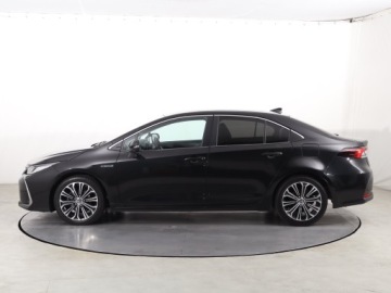 Toyota Corolla XII Sedan 1.8 Hybrid 122KM 2019 Toyota Corolla 1.8 Hybrid, Salon Polska, zdjęcie 2