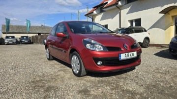 Renault Clio III Hatchback 5d 1.6 i 16V 88KM 2005 Renault Clio Benzyna 1.6