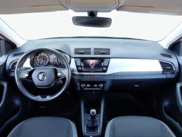 Skoda Fabia III Kombi Facelifting 1.0 TSI 95KM 2021 Skoda Fabia 1.0TSI 95KM Ambition SalonPL SerwisASO Kessy Kamera SmartLink, zdjęcie 15