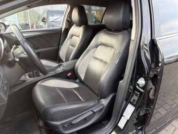 Toyota Avensis III Wagon Facelifting 2015 2.0 D-4D 143KM 2015 Toyota Avensis 2.0 D-4D Premium III (2009-) Toyota, zdjęcie 20