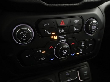 Jeep Renegade SUV Plug-In Seria 2/3 1.3 Turbo 4xe PHEV 240KM 2022 Jeep Renegade 1.3 T4 4xe Plug-in Hybrid Nawigacja, zdjęcie 29