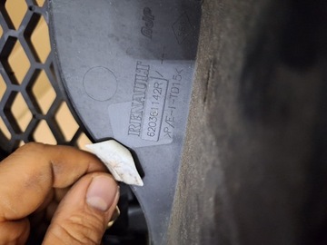 MASKA MŘÍŽKA VÝZTUHA RENAULT TWINGO III 3 14- 620361142R