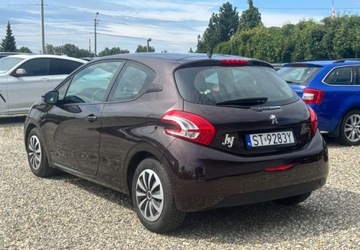Peugeot 208 I Hatchback 3d 1.2 VTI 82KM 2013 Peugeot 208 Samochod z gwarancja 1.2 Benzyna 82KM, zdjęcie 3