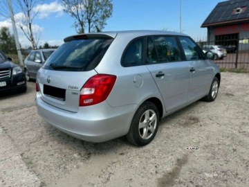 Skoda Fabia II Hatchback Facelifting 1.6 TDI CR DPF 75KM 2012 Skoda Fabia Skoda Fabia 1,6 D Salon PL Zadbana Zamiana 1.6 Diesel 75KM, zdjęcie 7