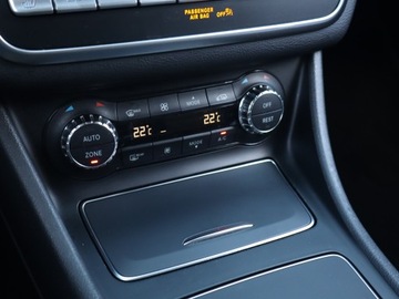 Mercedes GLA I Off-roader 2.0 220 184KM 2017 Mercedes GLA GLA 220 4MATIC, Salon Polska, zdjęcie 18