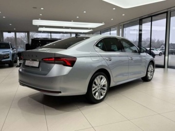 Skoda Octavia IV Liftback 1.5 TSI EVO 150KM 2024 Skoda Octavia Selection Pakiet Light View Plus ACC Kamera cofania FV23, zdjęcie 3