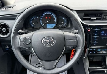 Toyota Auris II Hatchback 5d Facelifting 1.33 Dual VVT-i 99KM 2016 Toyota Auris salon Polska, serwis ASO Toyota, 58 tys km, czujniki park., G, zdjęcie 4