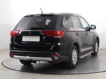 Mitsubishi Outlander III SUV Facelifting 2015 2.0 MIVEC 150KM 2016 Mitsubishi Outlander 2.0, GAZ, Klima, Klimatronic, zdjęcie 4