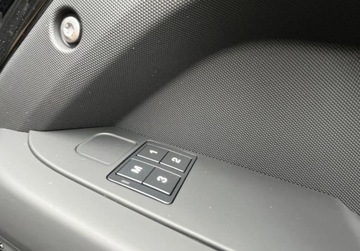 Land Rover Defender IV (L663) 2025 Land Rover Defender Defender MY25.5 3.0D I6 250 PS AWD Auto X-Dynamic HSE, zdjęcie 9