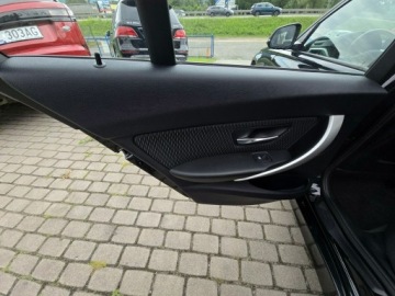 BMW Seria 3 F30-F31-F34 Touring 2.0 318d 143KM 2013 BMW 318 Bezwypadkowy, zdjęcie 25
