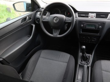 Skoda Rapid II Spaceback 1.6 TDI 90KM 2015 Skoda Rapid 1.6 TDI, Salon Polska, Klima, zdjęcie 6