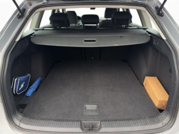 Volkswagen Golf VIII Variant 1.5 TSI 130KM 2023 Volkswagen Golf 1.5 TSI 130KM EVO Life, Serwis ASO, Gwarancja, MALY PRZEBI, zdjęcie 31