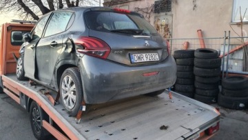 Peugeot 208 I Hatchback 5d Facelifting 1.2 PureTech 82KM 2017 PEUGEOT 208 1.2 82 KM, zdjęcie 3