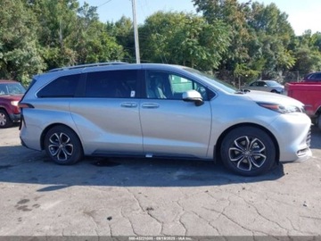 Toyota Sienna III 2025 Toyota Sienna Platinum, 2025r., 4x4, 2.5L 2.5 Benzyna 245KM, zdjęcie 4