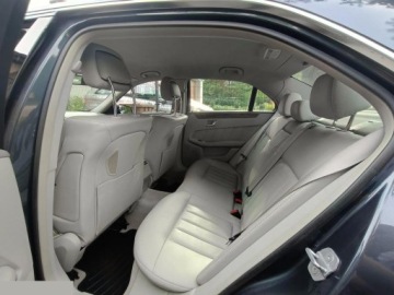 Mercedes Klasa E W212 Limuzyna 250 CDI BlueEFFICIENCY 204KM 2009 Mercedes Klasa E 250 CDI 204KM 2009r, zdjęcie 21