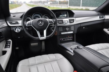 Mercedes Klasa E W212 Limuzyna Facelifting 350 BlueTEC 258KM 2015 Mercedes-Benz Klasa E 350 BlueTEC 4-Matic Avantgarde, zdjęcie 2