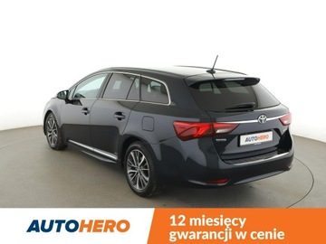 Toyota Avensis III Wagon Facelifting 2015 2.0 D-4D 143KM 2015 Toyota Avensis navi klima auto LED grzane fotele, zdjęcie 3