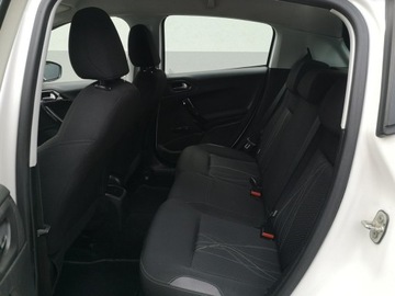 Peugeot 208 I Hatchback 5d 1.4 HDI 68KM 2013 Peugeot 208 1.4 HDI 68KM Klimatyzacja Tempomat, zdjęcie 16