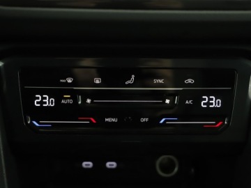 Volkswagen Tiguan II SUV Plug-in 1.4 TSI e-HYBRID 245KM 2022 Volkswagen Tiguan 245kM | Virtual | Czujniki | Plu, zdjęcie 22