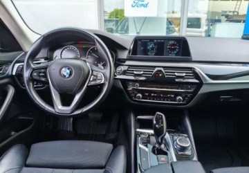 BMW Seria 5 G30-G31 Limuzyna 518d 150KM 2018 BMW Seria 5 BMW Seria 5 518d Sport Line 2.0 Diesel 150KM, zdjęcie 6