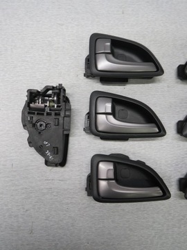 HYUNDAI IX35 РУЧКА ВНУТРЕННЕЙ ДВЕРИ
