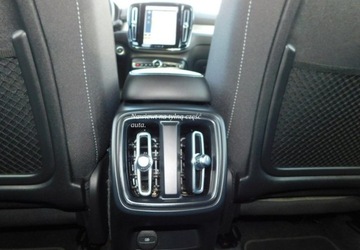 Volvo XC40 Crossover Facelifting 1.5 T2 129KM 2022 Volvo XC 40 z Gwarancja Bezwypadkowy 100 1.5 Benzyna 129KM, zdjęcie 11