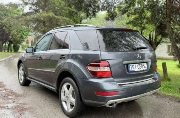 Mercedes Klasa M W164 Off-roader Facelifting 3.0 V6 (300 CDI BlueEFFICIENCY) 190KM 2010 Mercedes-Benz ML Mercedes-Benz ML 300 CDI 4-Matic 3.0 Diesel 190KM, zdjęcie 9